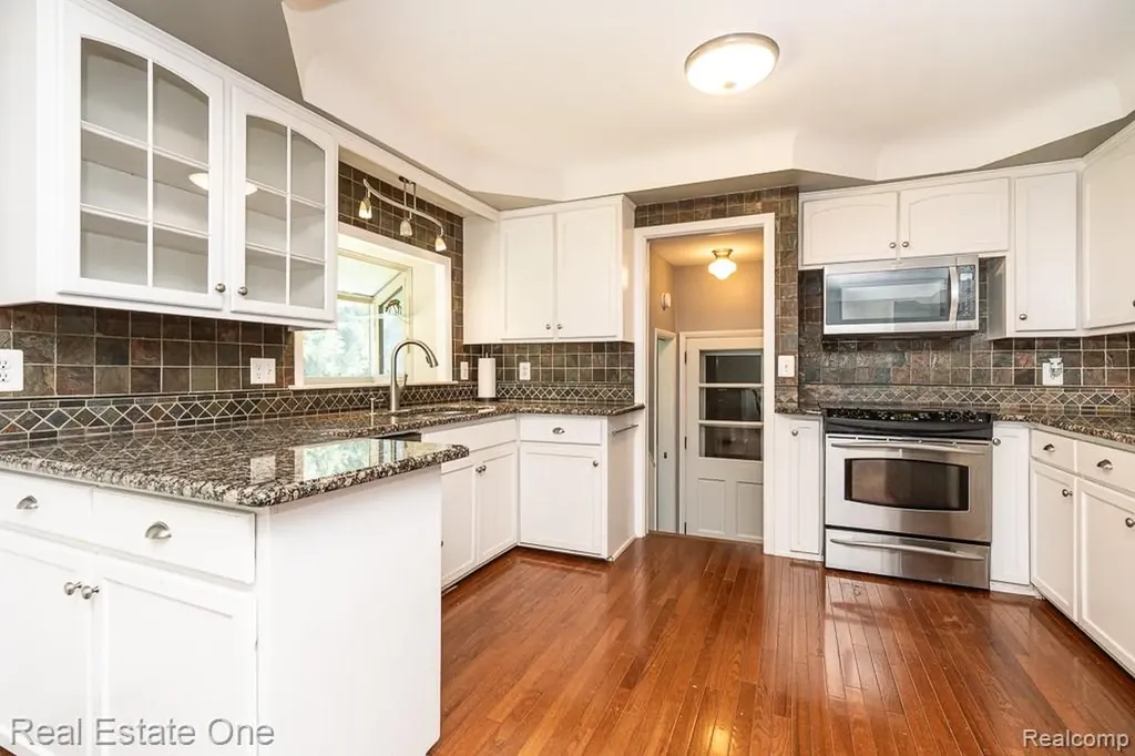 5055 Eastbrook Court Shelby Charter Township MI 48316