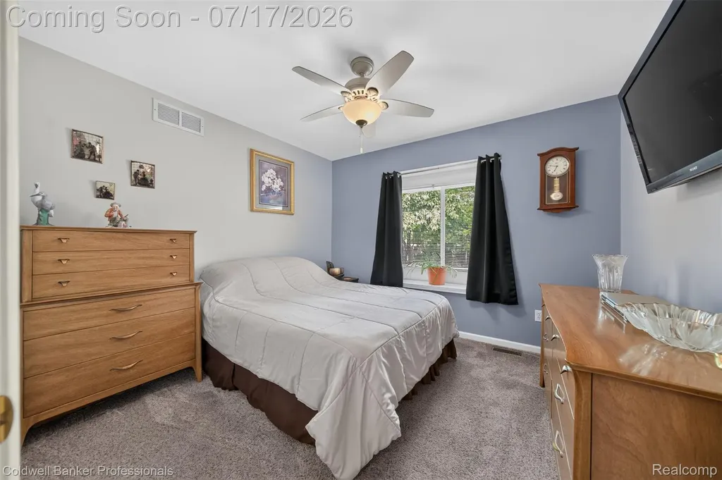 26606 Hales Street Madison Heights City MI 48071