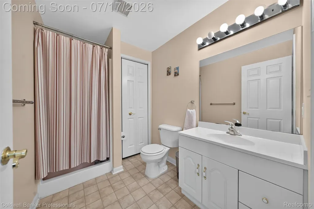 26606 Hales Street Madison Heights City MI 48071