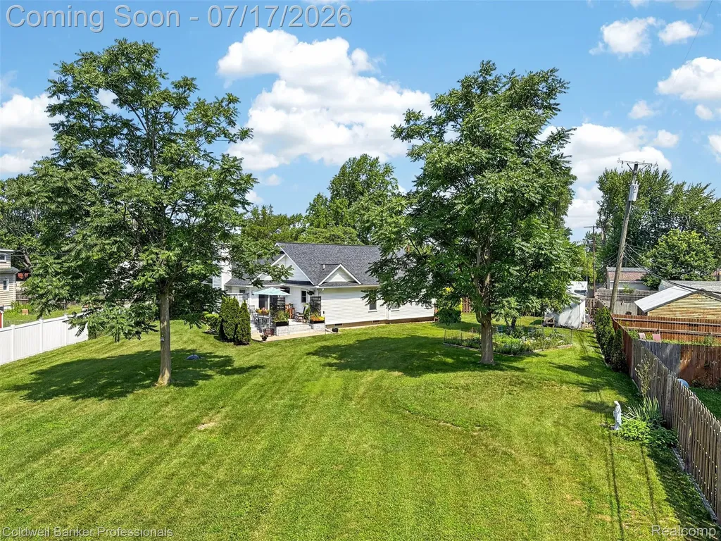 26606 Hales Street Madison Heights City MI 48071