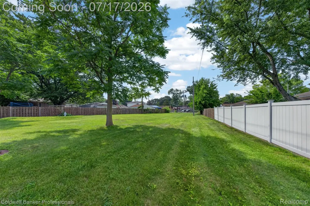26606 Hales Street Madison Heights City MI 48071