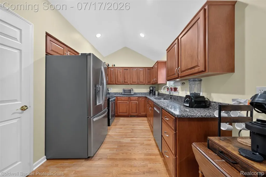 26606 Hales Street Madison Heights City MI 48071