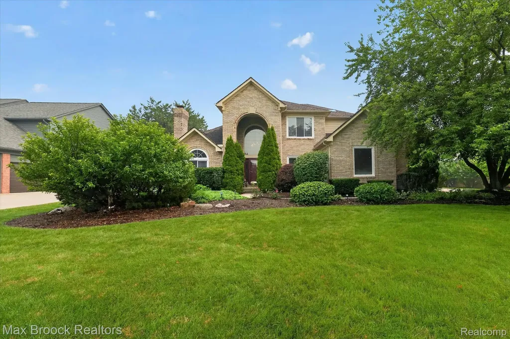 1822 Lexington Drive Troy City MI 48084