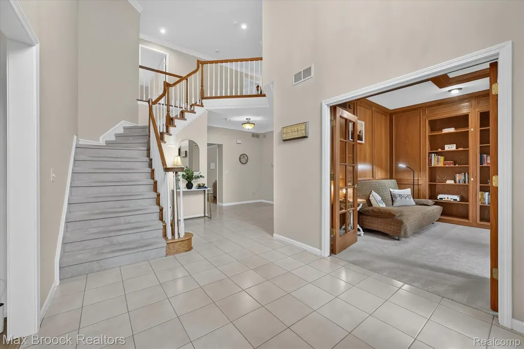 1822 Lexington Drive Troy City MI 48084