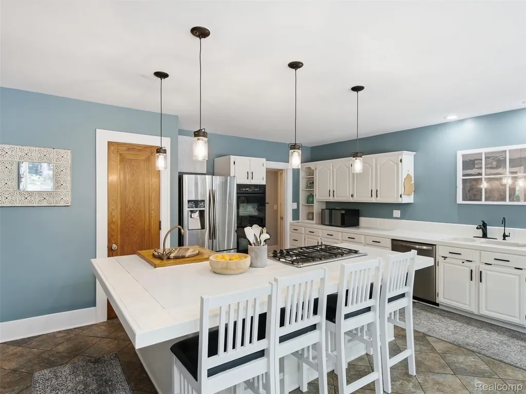 1200 Lake Place Bloomfield Hills City MI 48302