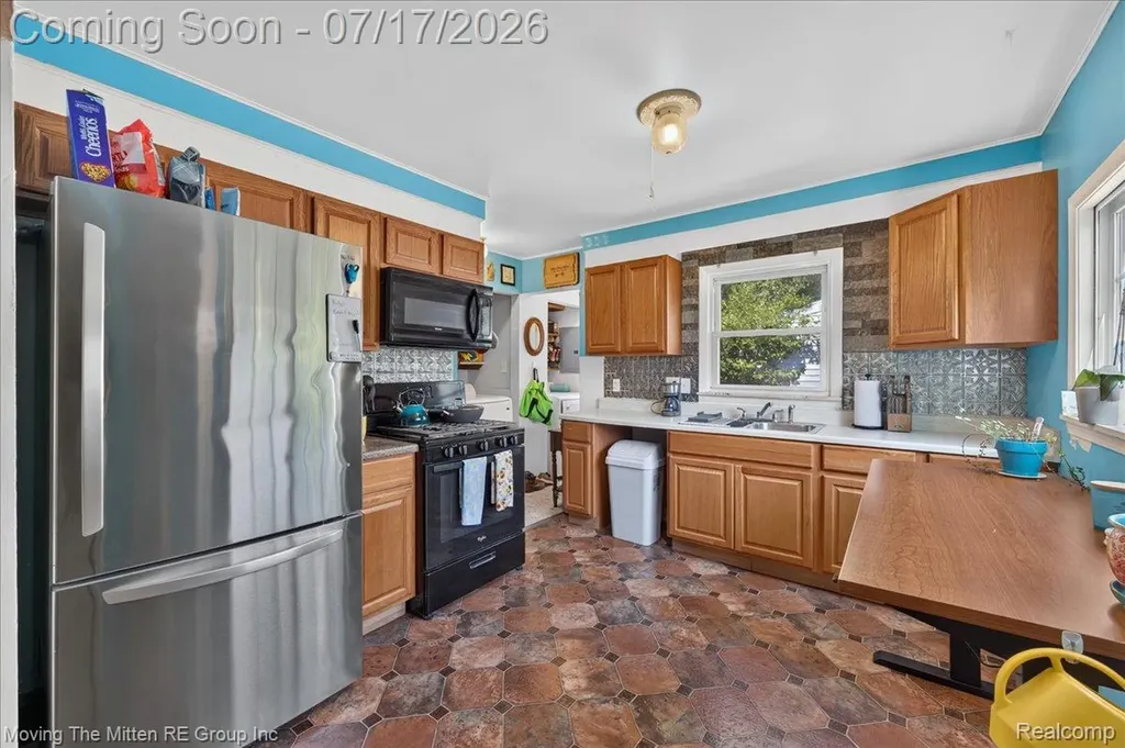 21847 Fenster Street Sumpter Township MI 48111