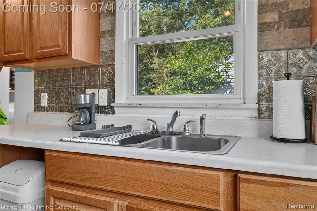21847 Fenster Street Sumpter Township MI 48111