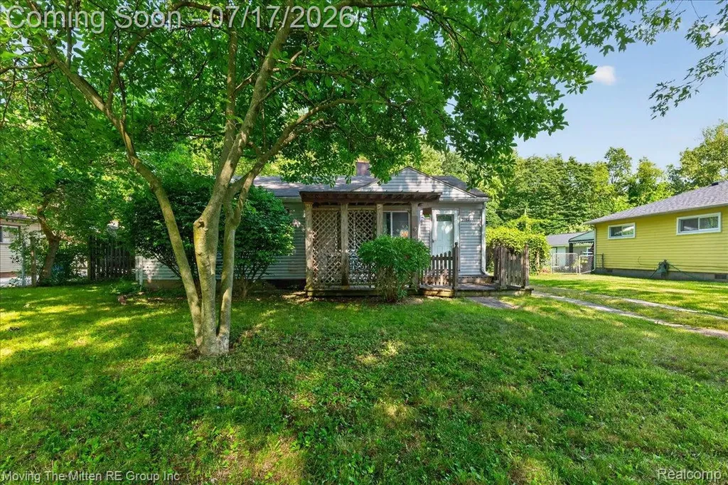 21847 Fenster Street Sumpter Township MI 48111