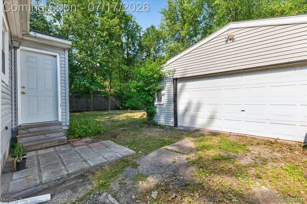 21847 Fenster Street Sumpter Township MI 48111