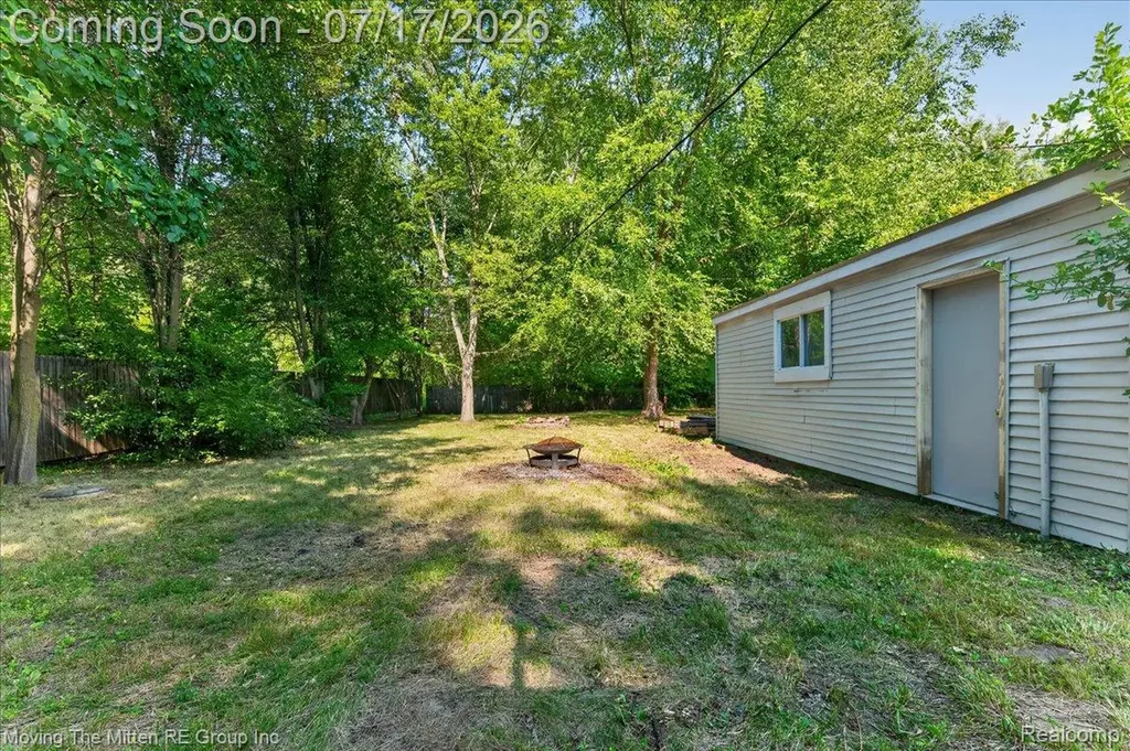 21847 Fenster Street Sumpter Township MI 48111