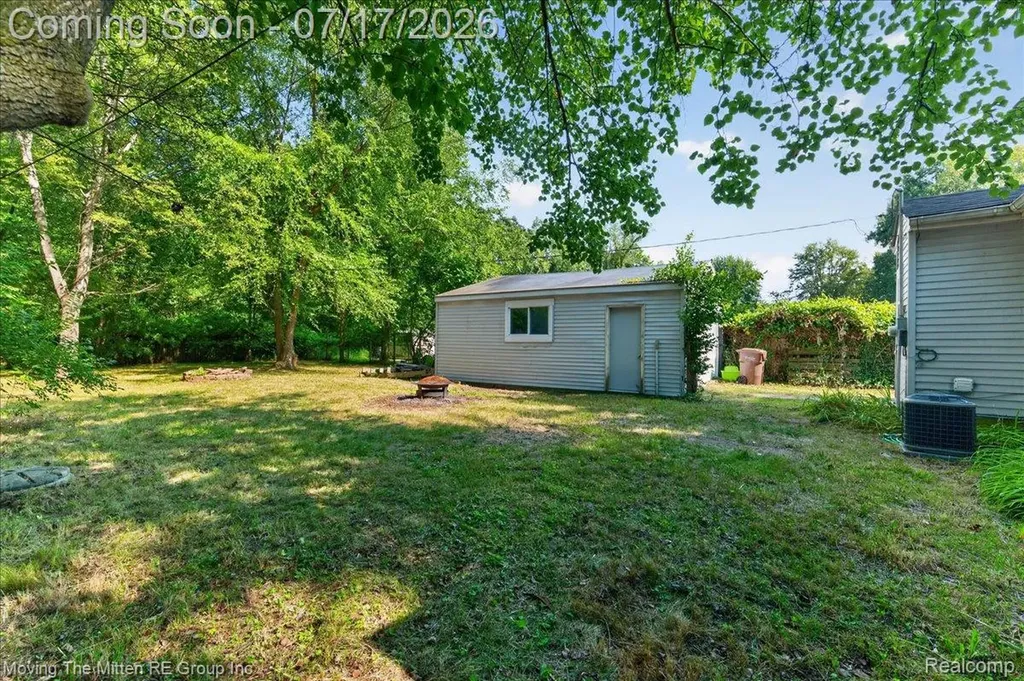 21847 Fenster Street Sumpter Township MI 48111