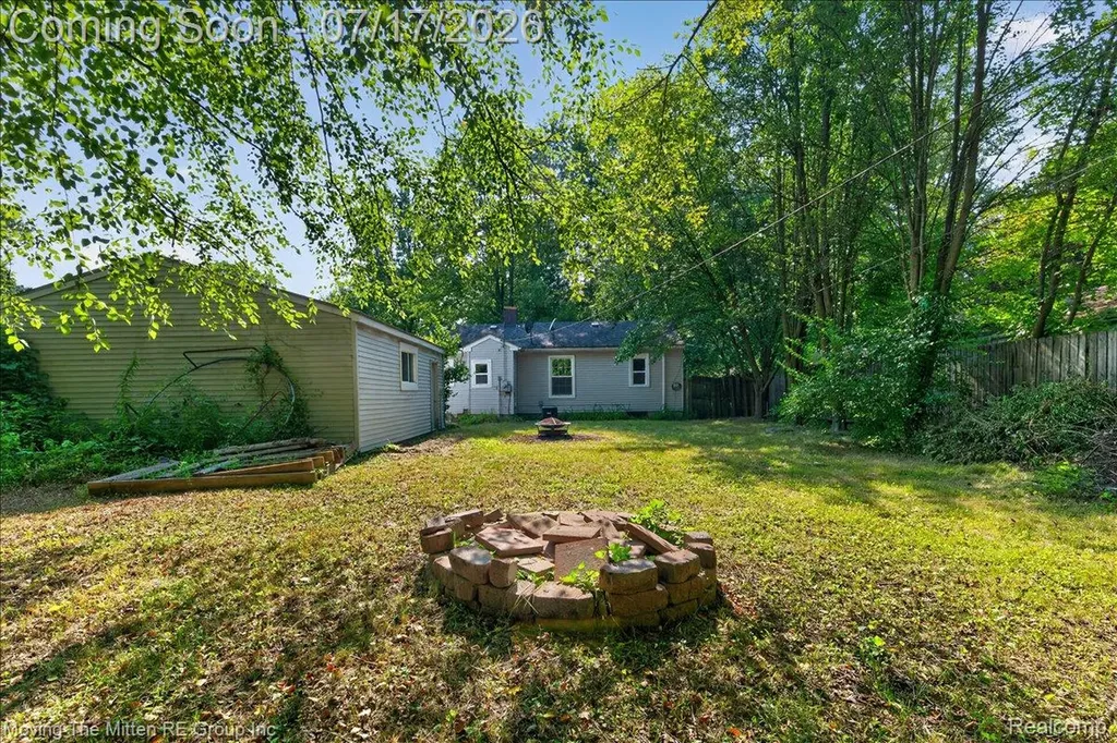 21847 Fenster Street Sumpter Township MI 48111