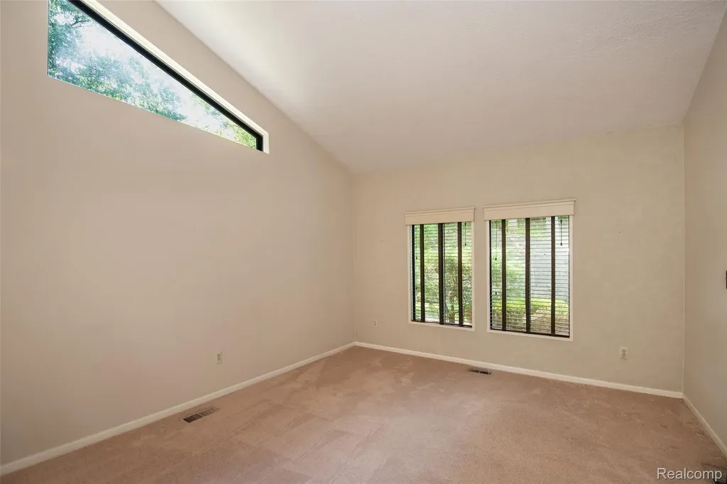 8878 Minne Wanna Road Independence Charter Township MI 48348