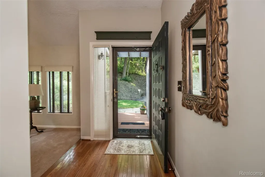 8878 Minne Wanna Road Independence Charter Township MI 48348
