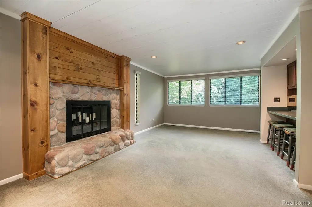 8878 Minne Wanna Road Independence Charter Township MI 48348