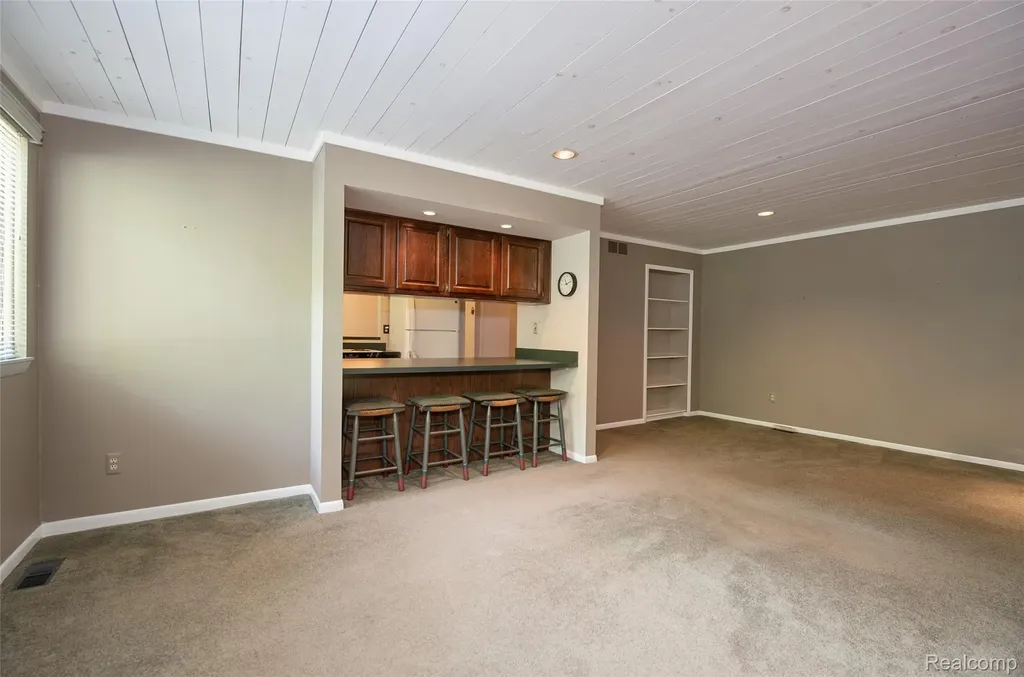 8878 Minne Wanna Road Independence Charter Township MI 48348