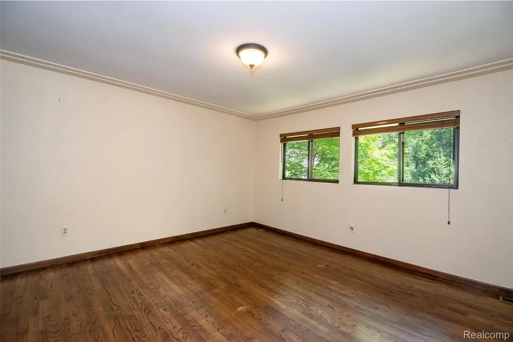 8878 Minne Wanna Road Independence Charter Township MI 48348