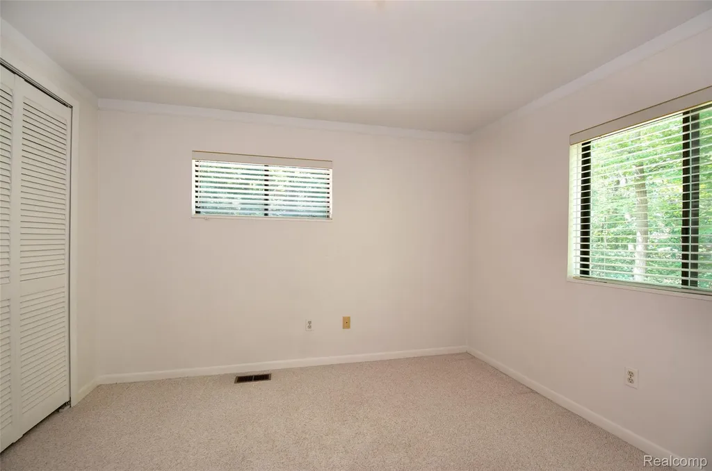 8878 Minne Wanna Road Independence Charter Township MI 48348