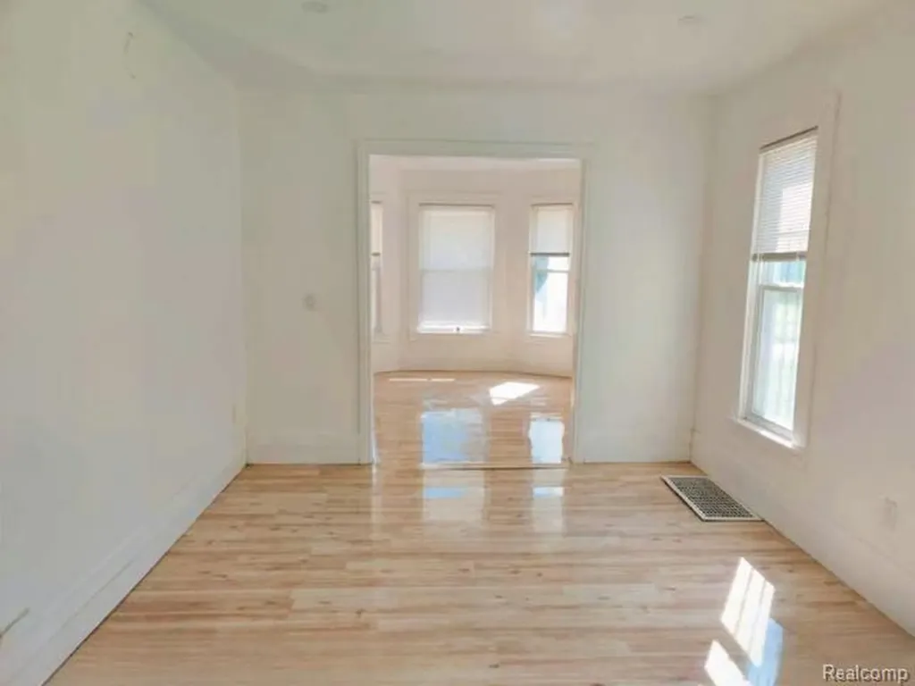 5469 Seneca Street Detroit City MI 48213