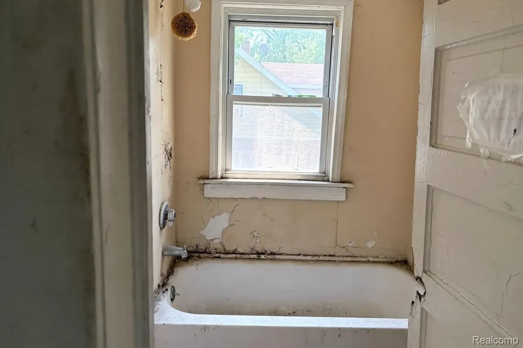 15725 Cherrylawn Street Detroit City MI 48238