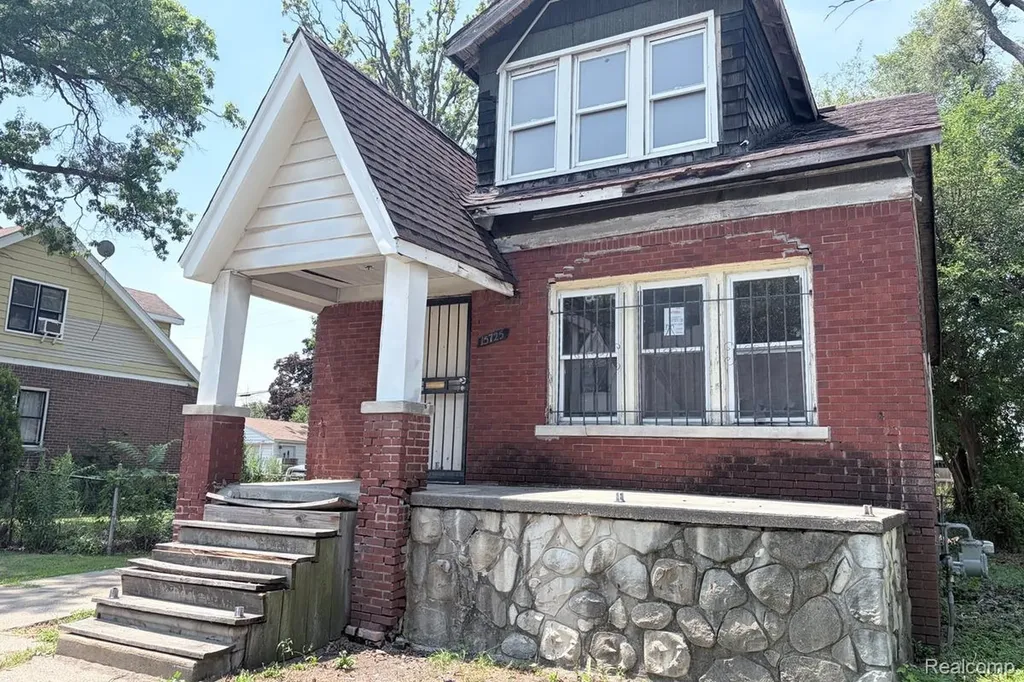 15725 Cherrylawn Street Detroit City MI 48238