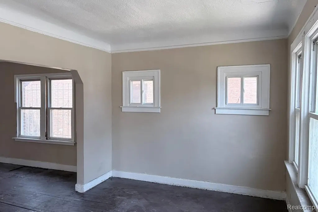 15725 Cherrylawn Street Detroit City MI 48238