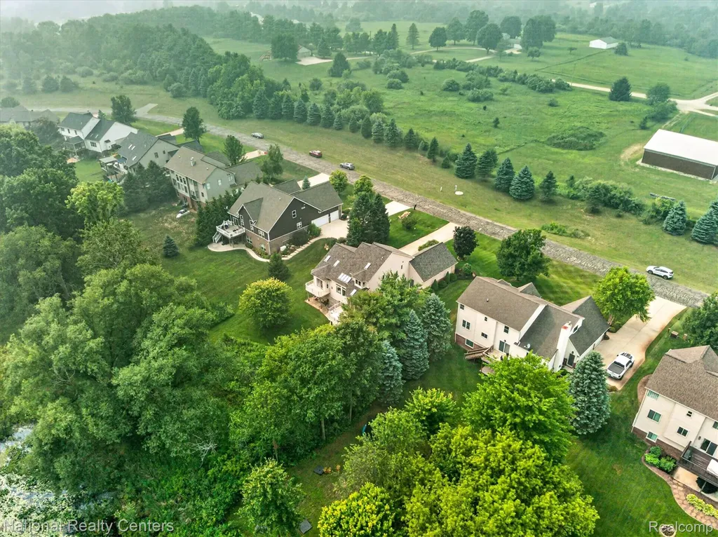 2915 Allison Lane Highland Charter Township MI 48357