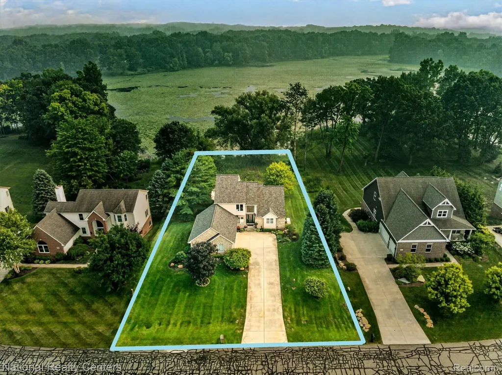 2915 Allison Lane Highland Charter Township MI 48357