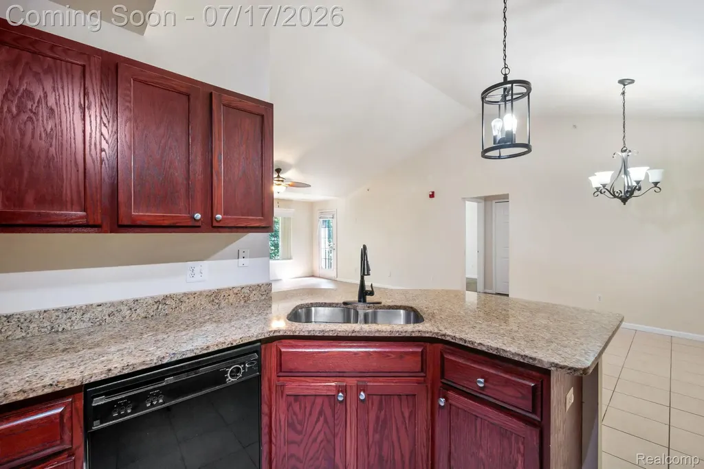 12121 Hidden View Court Utica City MI 48315