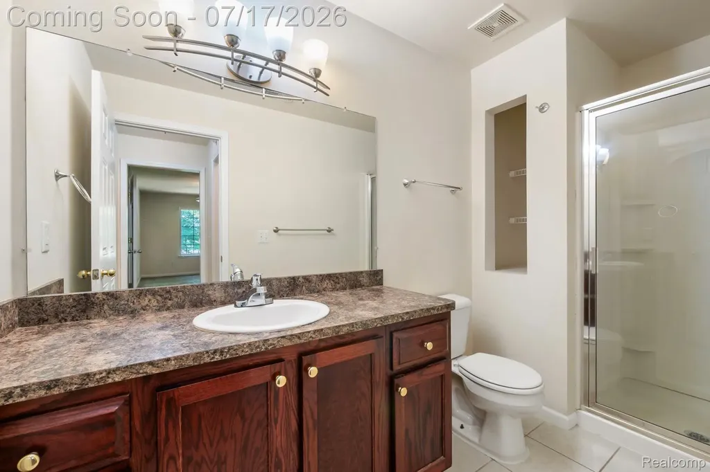 12121 Hidden View Court Utica City MI 48315