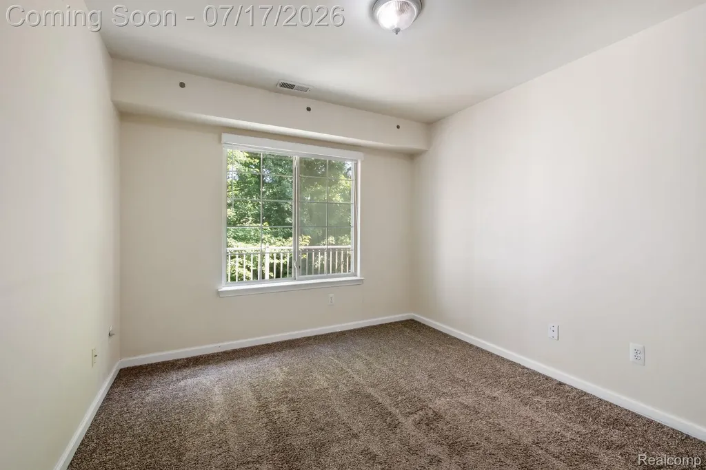 12121 Hidden View Court Utica City MI 48315