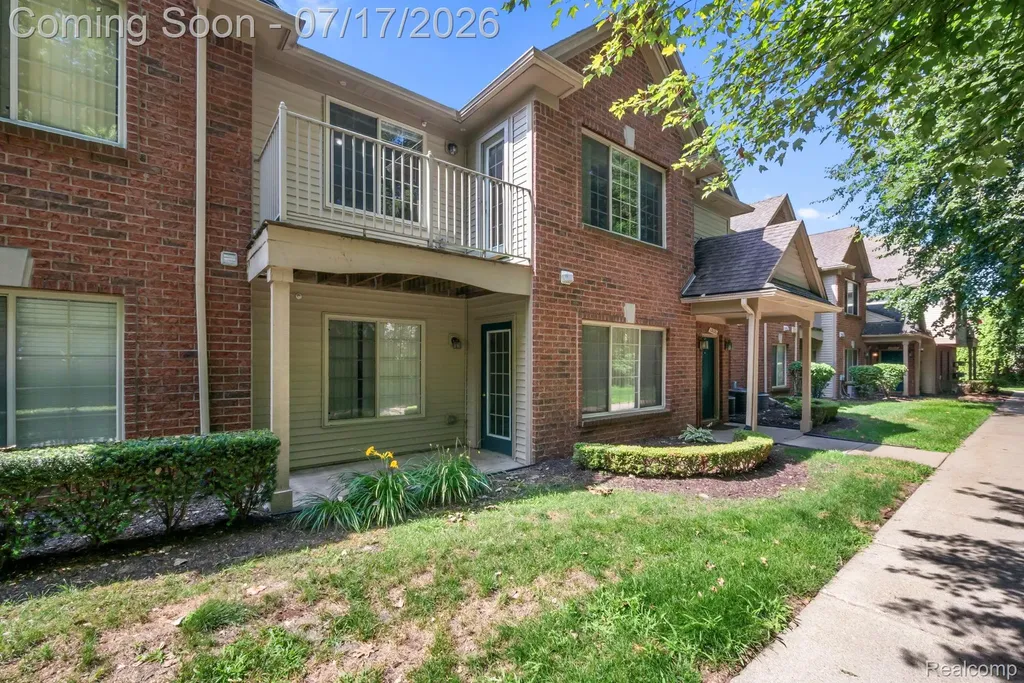 12121 Hidden View Court Utica City MI 48315