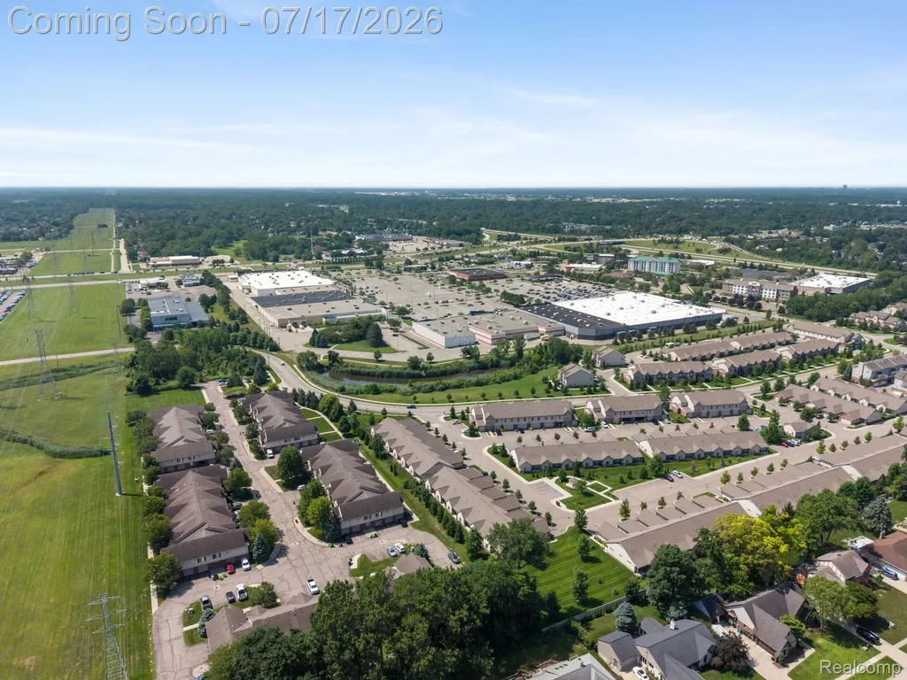 12121 Hidden View Court Utica City MI 48315