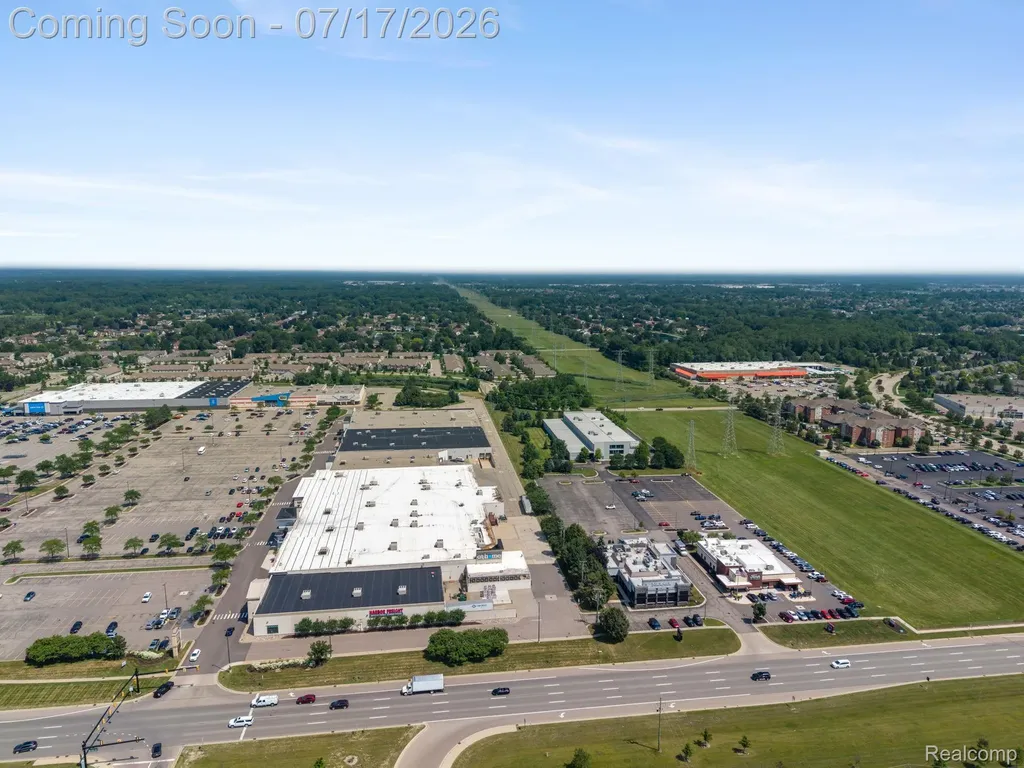 12121 Hidden View Court Utica City MI 48315