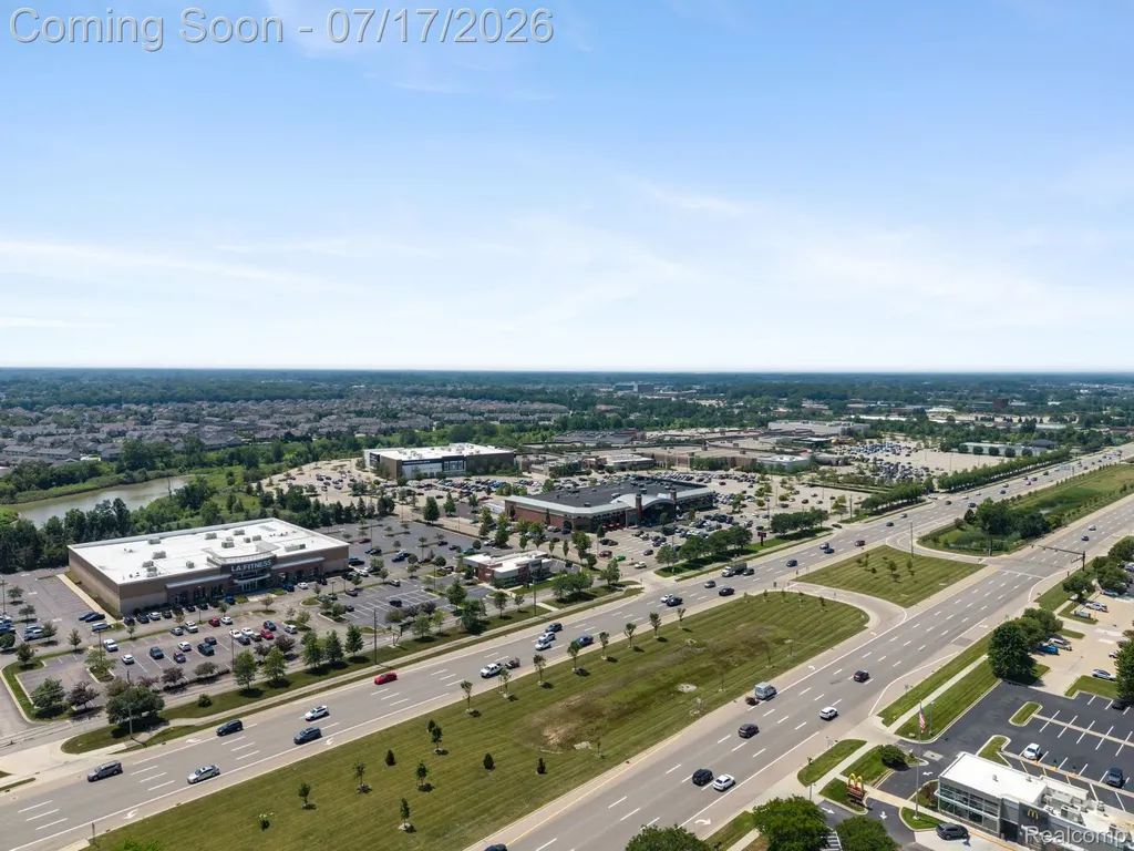 12121 Hidden View Court Utica City MI 48315
