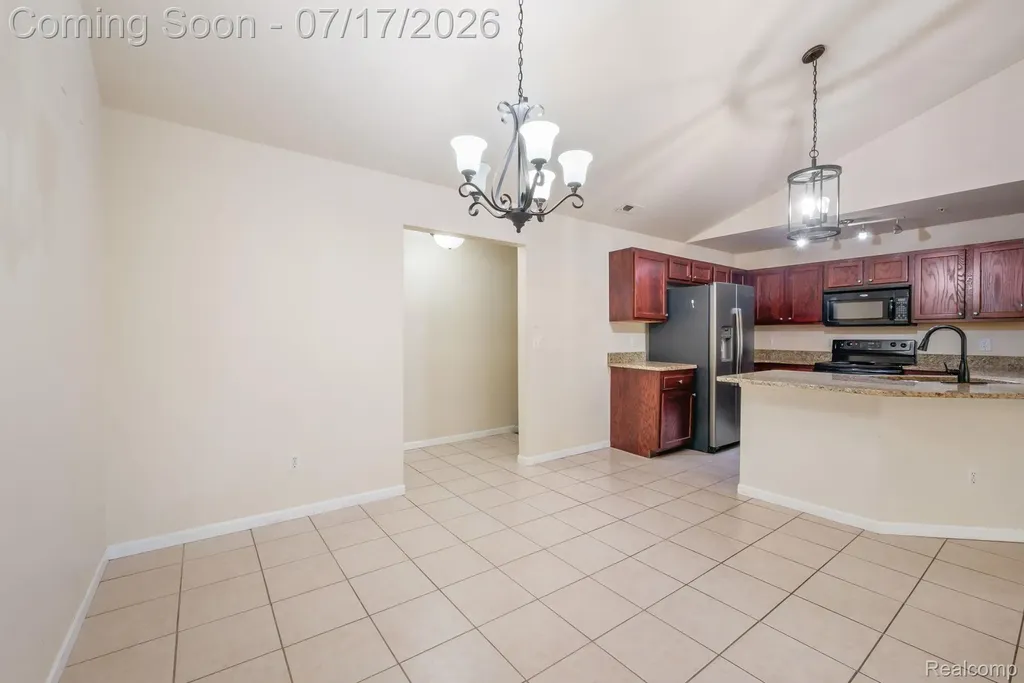 12121 Hidden View Court Utica City MI 48315