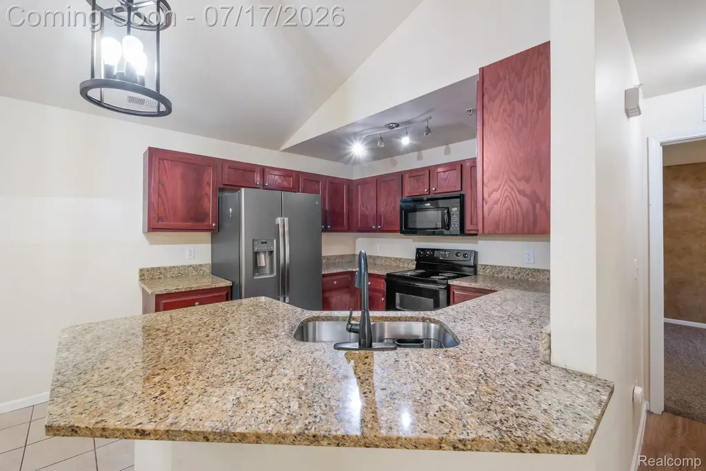 12121 Hidden View Court Utica City MI 48315