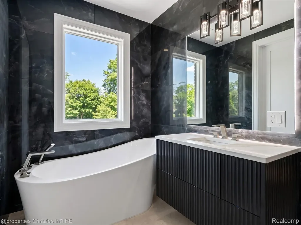 3080 Chickering Court Bloomfield Hills City MI 48302