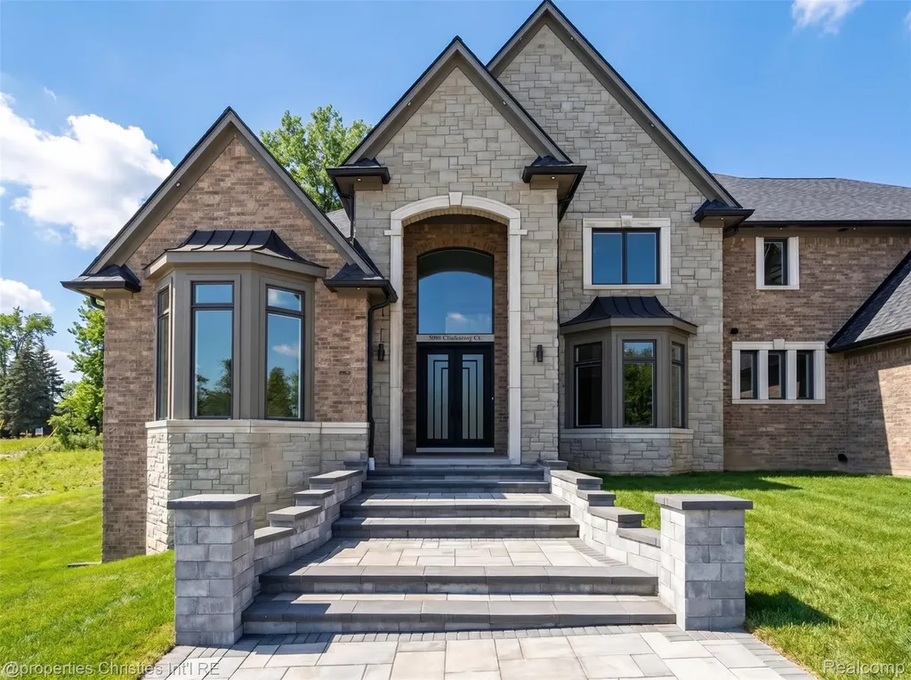 3080 Chickering Court Bloomfield Hills City MI 48302