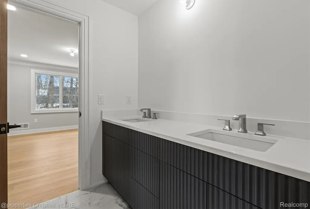 3080 Chickering Court Bloomfield Hills City MI 48302