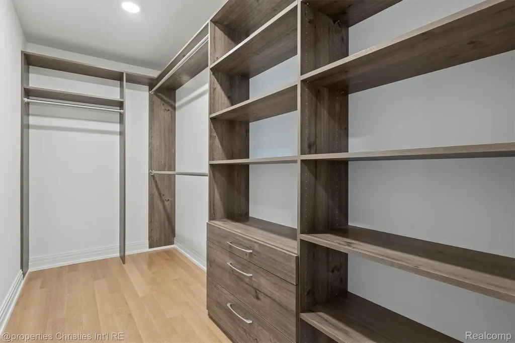 3080 Chickering Court Bloomfield Hills City MI 48302