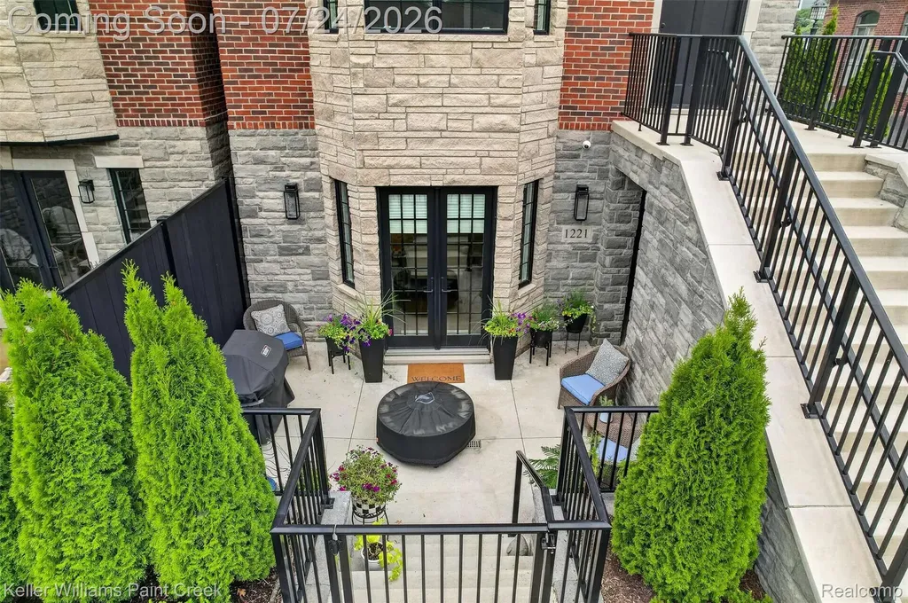 1221 N Main Street Rochester City MI 48307