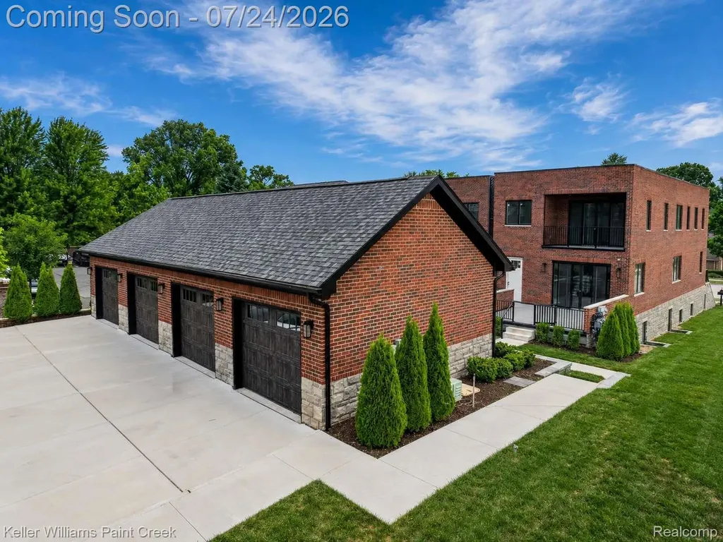 1221 N Main Street Rochester City MI 48307