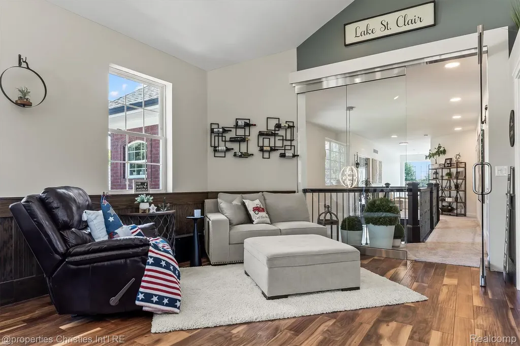 41245 Belvidere Street Harrison Charter Township MI 48045