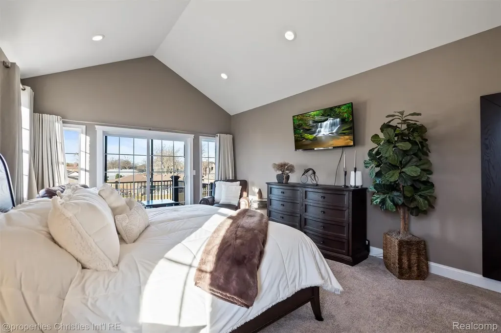 41245 Belvidere Street Harrison Charter Township MI 48045