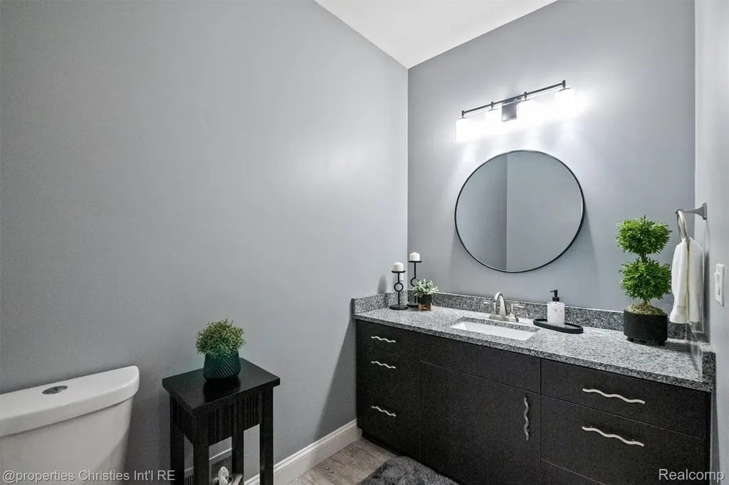 41245 Belvidere Street Harrison Charter Township MI 48045