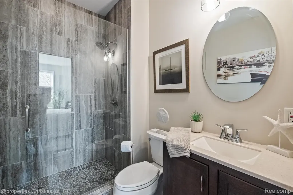 41245 Belvidere Street Harrison Charter Township MI 48045