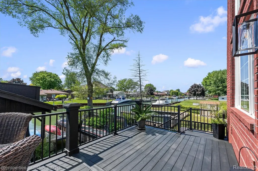 41245 Belvidere Street Harrison Charter Township MI 48045