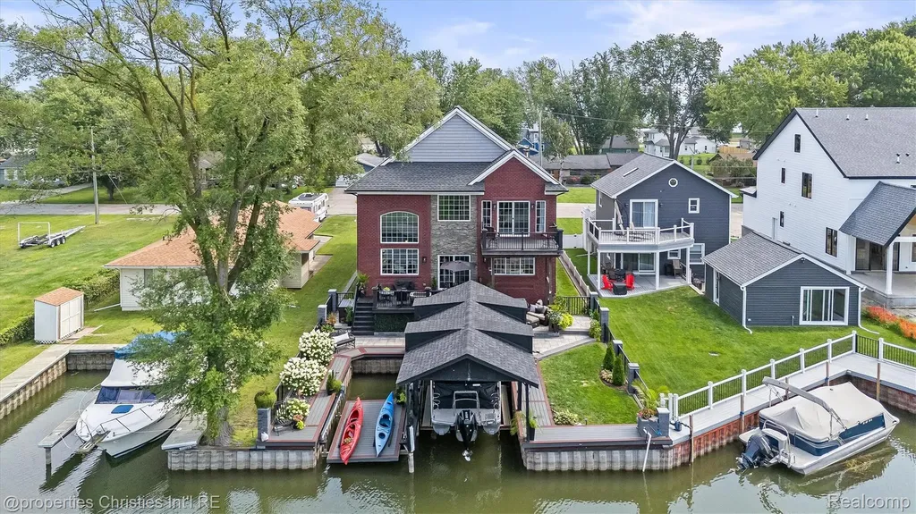 41245 Belvidere Street Harrison Charter Township MI 48045