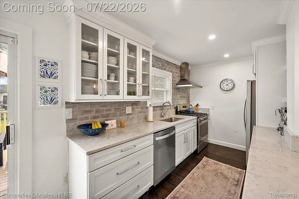 1364 Humphrey Avenue Birmingham City MI 48009